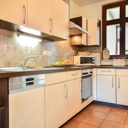 Apartament Lamora 01 *