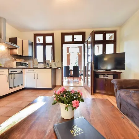 Lamora 01 Apartment